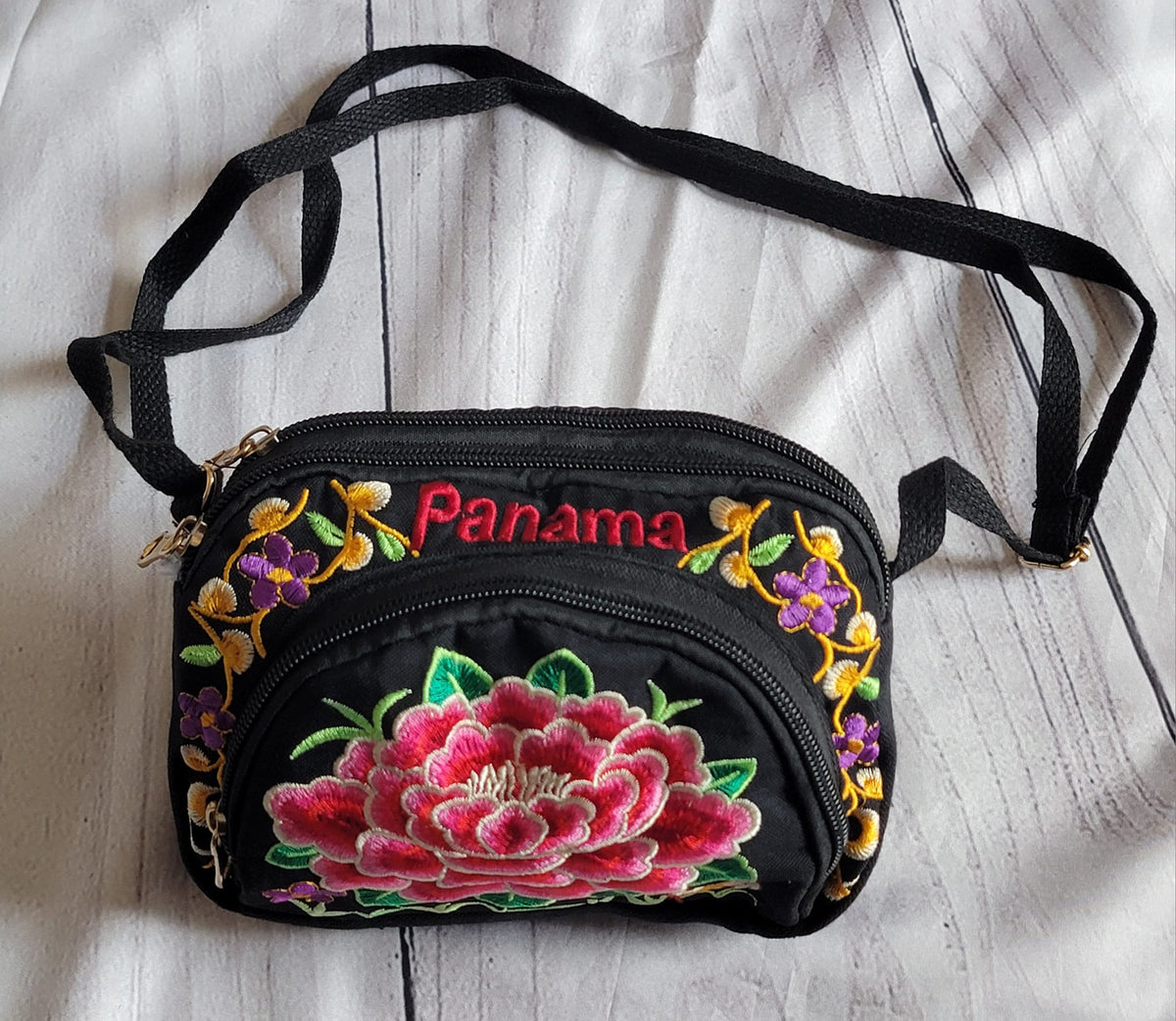 Bolsos Bordados Floral- Hecho en Panamá